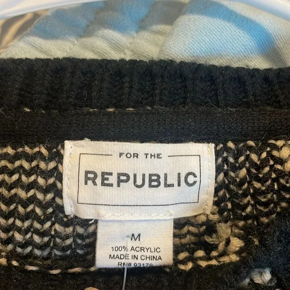 For the Republic Medium black and tan sweater - Picture 5 of 6